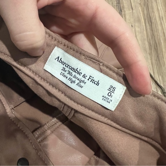 Abercrombie & Fitch Vegan Leather 90s Straight Pant - Picture 10 of 12